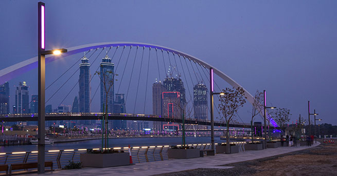 Dubai water canal lighting