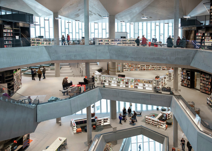 Indoor_architechtural_lighting_in_Oslo_library
