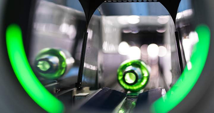 Using machine vision illuminating optics in reverse vending machine
